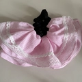 Chouchou à carreaux rose et blanc avec bordure en dentelle pour coiffures ballet - Rayé Rose