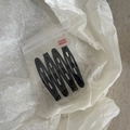 Set di 4 mollette BB nere ovali minimaliste in un sacchetto fatto a mano - Nero