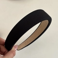 Dettaglio di un cerchietto imbottito spesso con tessuto twill nero e morbida spugna - 7# Fascia Nero / Cerchietto Nero