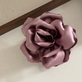 Dettaglio di un fermaglio per capelli a rosa in raso vintage francese in rosa antico - 4# Pinza per Capelli con Fiore Rosa