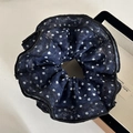 Detalle de un coletero azul marino con lunares blancos y borde de encaje negro - Coletero Azul Marino Con Lunares Blancos