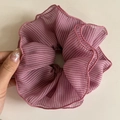 Haargummi mit rosa-weißem Karomuster, großem Falten-Design und gewelltem Rand für Damen - Rot Gaze Karo Haargummi