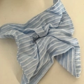 Blau-weiß gestreifter Stoff-Haargummi mit plissierter Textur und feiner Naht - 16# Blau-weiß gestreiftes gerafftes Haargummi