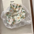 Blumiges Haargummi mit weißem Spitzenbesatz in grünem und orangefarbenem Muster - Weiß Spitze Blumen Haargummi (14#)
