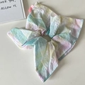 Großes Haargummi mit Macaron-Karo-Muster und rosa gewebtem Etikett für Damen - Kite-Rüschen Haargummi / Regenbogen Gestreift