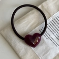 Élastique à cheveux cœur rouge foncé avec lettrage doré France Handmade sur toile crème - Élastique à Cheveux Cœur Rouge