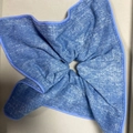 Übergroßer blauer Spitzen-Gitter-Haargummi mit Denim-Textur und mehrlagigem Bandrand - Drachenstil Haargummi / Denim-Blau