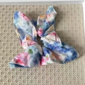 Französisches Blumen-Haargummi mit blauen Aquarellmustern und elastischem Stoff - Blau Rot Blumen Groß Haargummi