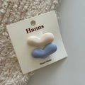 Primo piano di fermagli per capelli a forma di cuore color crema e blu grigio - Cuore Blu Bianco (2#) / Blu e Bianco