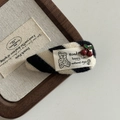 Gebreide beren haarclip met zwart-witte strepen en rode kersendetails voor dames - Zwart Wit Gestreepte Kers Druppel Clip