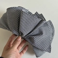 Grande accessorio per capelli vichy bianco e nero con volant a strati strutturati - Molletta a Molla a Forma di Ventaglio / Molletta a Ventaglio Gingham Bianco E Nero
