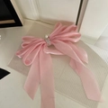 Fermaglio per capelli rosa in seta a più strati con perle finte bianche e clip in metallo - Stile Perla Francese / Molletta a Fiocco Con Perla Rosa