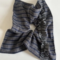 Écharpe en maille rayée bleu marine et taupe avec des bords à volants de style décontracté - Chouchou à Rubans Rayé Gris Bleu