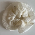 Coletero de satén plisado blanco y encaje de doble capa con suave brillo de seda - Coletero de encaje de doble capa blanco