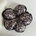 Coletero de flor con estampado de leopardo, ribete de encaje negro y tejido satinado - Coletero Flor Leopardo Blanco Roto