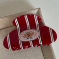 Süße rote Haarklammer mit weißen Streifen und Cartoon-Croissant-Design aus Acryl - Rot Oval Weiß Gestreift