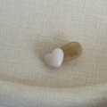 Fermaglio per capelli minimalista fatto a mano con cuore in resina marrone - Stile Bianco Sporco Cuore Bianco (5791460226564)
