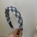 Cerchietto imbottito fatto a mano con motivo a rombi blu e bianchi in tessuto - Fascia Argyle Blu (18#)
