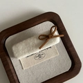 Fermaglio per capelli in finta lana beige con fiocco in pelle scamosciata marrone - Fermaglio Fiocco Plaid / Fermaglio Bianco Fiocco