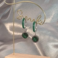 Boucles d'oreilles en acier titane avec pendentif gemme verte et émail vert - Style Doré (TL-E0038-green) / Or-Vert
