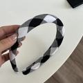 Klassischer schwarz-weißer Haarreif mit Hahnentrittmuster und minimalistischem Design - Großes Schwarz Weiß Karo (2cm)