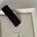 Fermaglio per capelli in tessuto blu scuro con cuori rossi su vassoio beige - Fermaglio Laterale Quadrato / Fermaglio Cuore Quadrato Denim Navy