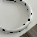 Französisches gepolstertes Stirnband aus Satin mit Punkten für Damen im Retro-Stil - 2cm / Weiß mit schwarzen Punkten