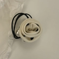 Dettaglio di un elastico per capelli vintage francese con rosa crema e accento di perla - Fiore Bianco Pois Neri (2#)