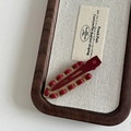 Vintage bordeauxrode lederen haarspeld van legering voor een elegante haarklem - Melkthee Eendenbekclip Rode Streep