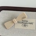Fermaglio per capelli a fiocco beige fatto a mano in resina di acetato francese - Fiocco Bianco Latte