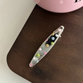Dettaglio del fermaglio per capelli in metallo argento con pois colorati dipinti a mano - Argento Lungo Ovale Con Pois