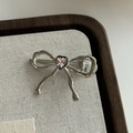Silberne Schleife Haarklammer mit rosa Herz-Edelstein und Liquid-Metal-Finish - Rosa Herz Haarklammer