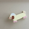 Pince à cheveux mignonne chiot jaune en acrylique avec bonnet de Noël bleu et nœud - 2# Chien Jaune Jambes Roses (Style Teckel)