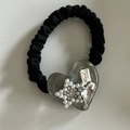 Detalle de goma para pelo con corazón de resina, estrella de perlas y placa Handmade - Estilo de Corazón Gris (2#灰色爱心头绳)