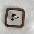 Elegante pinza para el cabello negra con una gran piedra iridiscente y cristales rectangulares - Pinza Negra
