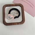 Coletero elástico de tela plisada negra con corazón rosa y detalle de estrella de perla - Estilo de Corazón Rosa (3#粉色爱心头绳)