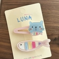 Detalle de horquillas de dibujos de gato y pez en tarjeta de exhibición infantil - Gato Azul & Pez de Colores (3#)