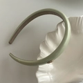 Chic bean green PU leather padded headband with gold logo on shell ceramic tray - Green