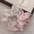 Zachte chiffon haarelastiek met bloemenborduurwerk, kant en roze bloemenprint - Scrunchie / Roze Splicing Kant