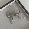 Barrette à cheveux avec nœud en perles argentées et structure métallique élégante - Nœud Perle Argentée Pince à Bec de Canard (5#) / Pinces cheveux bec de canard / Argenté