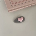 Fermaglio per capelli in acetato grigio a goccia con dettaglio cuore rosa 3D dolce - Stile Cuore Rosa su Base Grigia