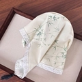 Detalle de diadema de satén con estampado de bambú verde, encaje blanco y borla negra decorativa - 2# Blanco Lácteo Bambú Pañuelo Diadema