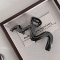 Grande molletta per capelli minimalista in metallo nero con design a onde per donna - Molla a Onda / Canna di Fucile Lucido