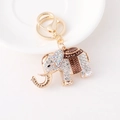 Llavero de elefante dorado con esmalte marrón y cristales blancos brillantes - Marrón