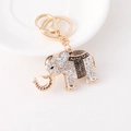 Llavero de elefante dorado con pedrería blanca y detalles en esmalte negro elegante - Negro