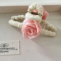 Pince à cheveux rose avec roses en tissu et volants en dentelle crème pour femmes - Pince à Cheveux Blanche Fleur Rose