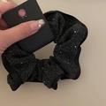 Dettaglio dell'elastico per capelli in tweed nero con paillettes e bordo in raso - Grigio