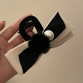 Elegante pinza para el pelo con lazo de terciopelo y perla para el otoño y invierno - Pinza de garra / Pinza Blanco Roto Lazo Pelo Negro