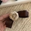 Pince à cheveux élégante avec fleur de camélia et nœud en satin marron pour femme - Nœud Café Avec Fleur Beige
