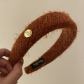 French style plaid headband in orange brown plush knit with a golden metal logo - Caramel Plush